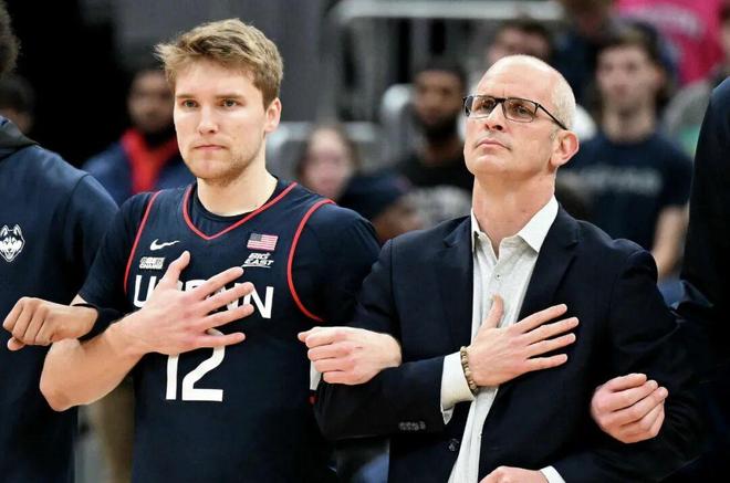 聰明的球員，不是教練教出來(lái)的