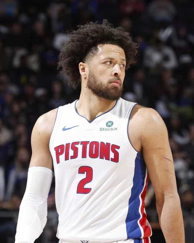 鞏固東部第一！布克傷?；钊?6分逆轉(zhuǎn)太陽 狄龍6犯阿倫33分