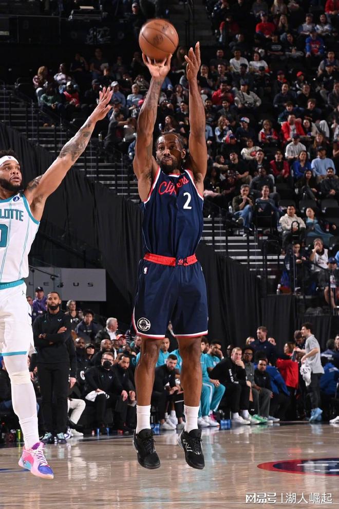 萊納德35+5快船擊敗黃蜂3連勝，哈登32+4+10鮑爾25+9+5