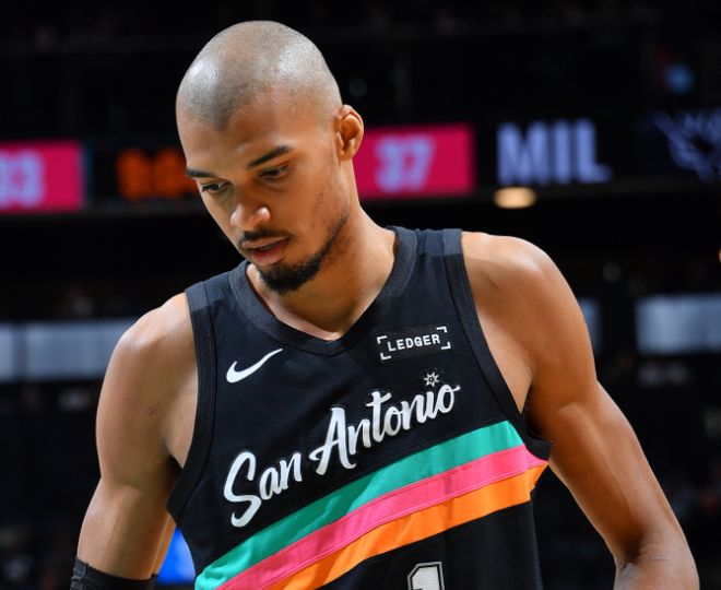 升西部第二！文班22+10受傷驚魂 馬刺最多領先39分大勝雄鹿