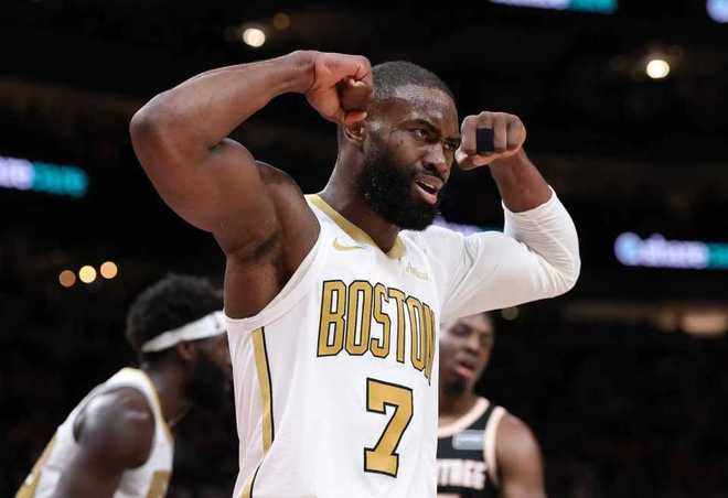 布朗三節(jié)41+6！綠軍狂勝老鷹列東部第二 豪瑟30+10三分平紀(jì)錄