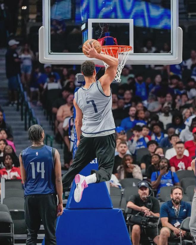 帶著母親遺愿戰(zhàn)斗12年，交易添頭成了隊(duì)魂