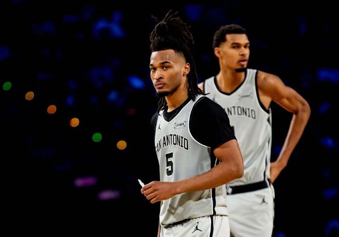 馬刺三殺送獨行俠7連敗：卡斯?fàn)?0+12+12生涯新高 文班16+11